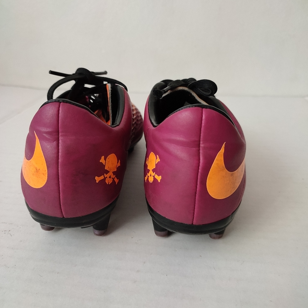 Nike Cleats - Picture 5 of 16